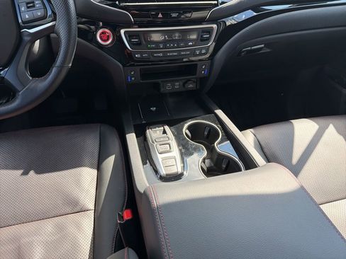 Certified 2024 Honda Ridgeline Black Edition image 16