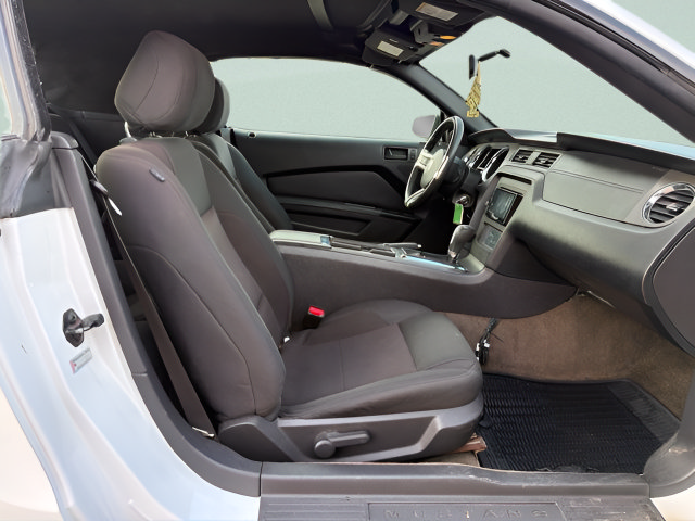 Used 2014 Ford Mustang Convertible RWD image 11