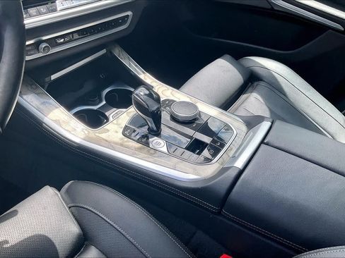 Used 2019 BMW X5 xDrive40i w/ M Sport Package AWD/4WD image 16