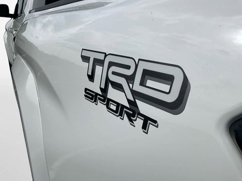 Used 2025 Toyota Tacoma TRD Sport AWD/4WD image 19