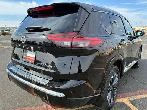 Certified 2024 Nissan Rogue Platinum w/ Platinum Premium Package FWD image 6