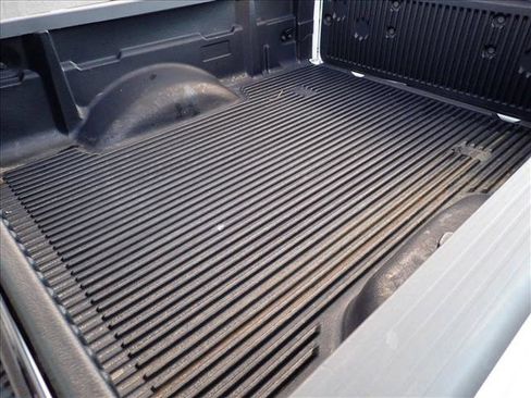 Used 2018 Nissan Frontier SV image 8