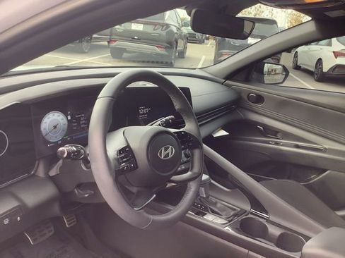 Certified 2025 Hyundai Elantra SEL w/ Cargo Package image 16