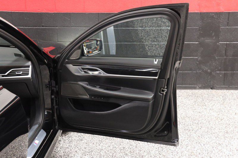 Used 2020 BMW 750i xDrive w/ Executive Package AWD/4WD image 45