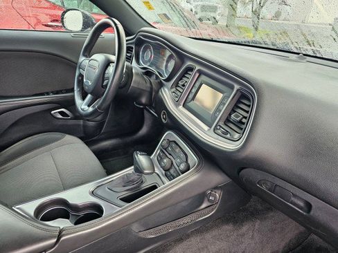 Used 2015 Dodge Challenger SXT image 13