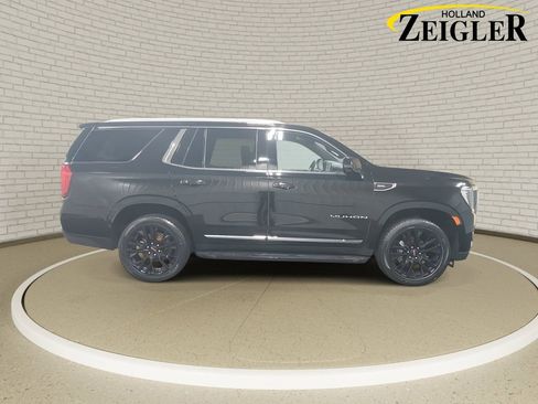 Used 2022 GMC Yukon SLT w/ SLT Luxury Package image 4