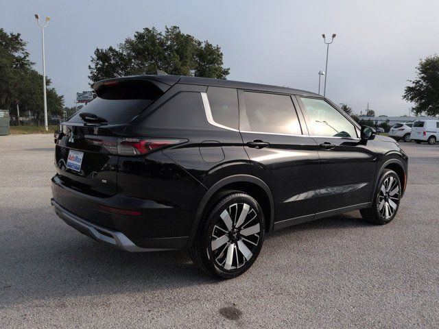 Used 2025 Mitsubishi Outlander SE FWD image 4
