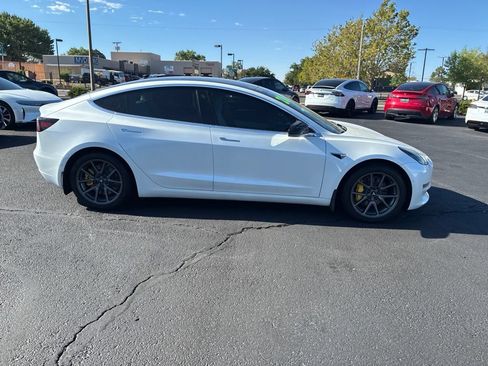 Used 2020 Tesla Model 3 Standard Range Plus RWD image 4