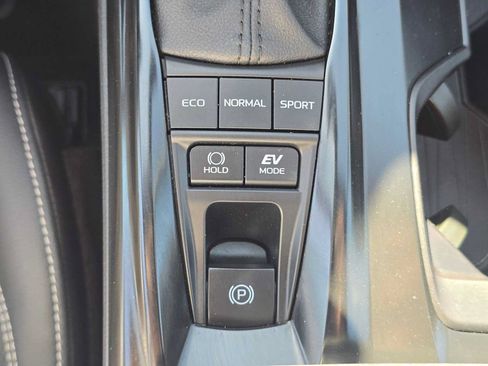 Used 2026 Toyota Camry SE FWD image 35