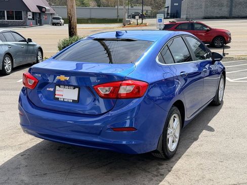 Used 2017 Chevrolet Cruze LT w/ Convenience Package FWD image 6