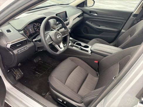 Used 2024 Nissan Altima 2.5 SV image 11