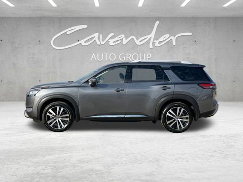 New 2025 Nissan Pathfinder Platinum image 13