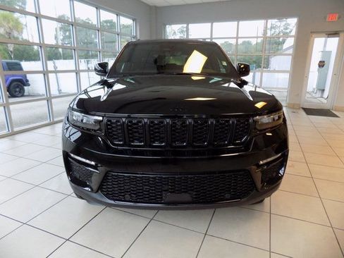 New 2025 Jeep Grand Cherokee Limited w/ Luxury Tech Group II image 2