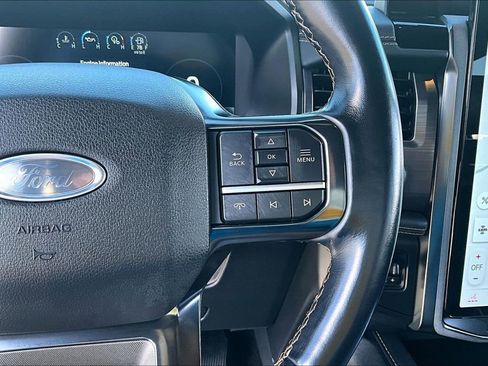 Used 2022 Ford Expedition Platinum AWD/4WD image 19