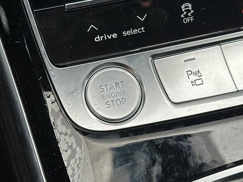 Used 2020 Audi A8 L 4.0T w/ Executive Package image 19