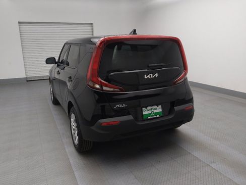 Used 2022 Kia Soul LX image 6