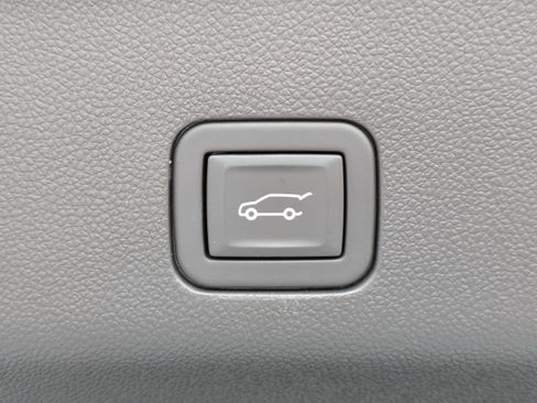 Used 2024 GMC Yukon XL Denali AWD/4WD image 13