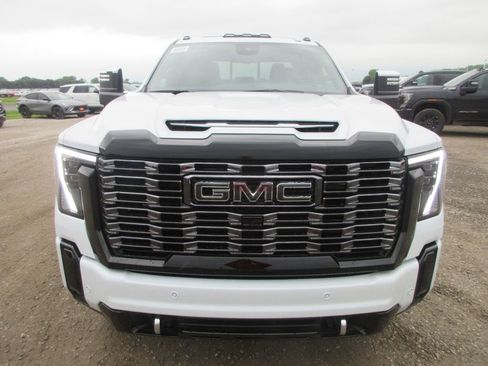 New 2026 GMC Sierra 2500 Denali Ultimate AWD/4WD image 12