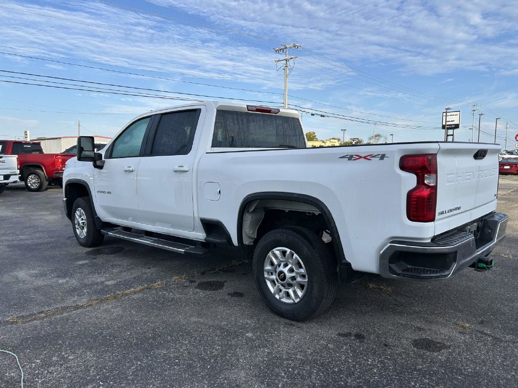 Used 2025 Chevrolet Silverado 2500 LT w/ Convenience Package AWD/4WD image 5