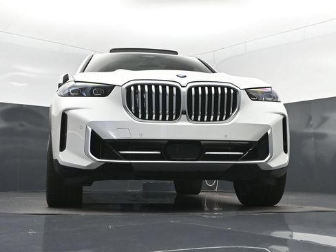 Used 2025 BMW X5 sDrive40i w/ Climate Comfort Package RWD image 45