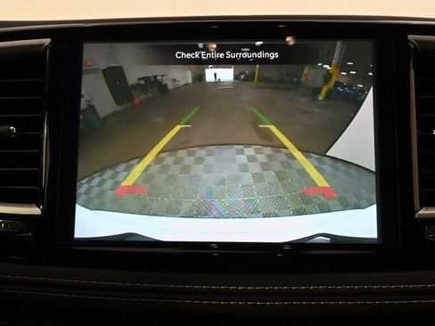 Used 2022 Chrysler Pacifica Touring-L image 31