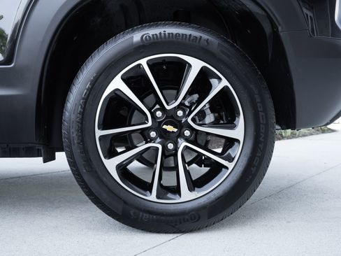 Used 2025 Chevrolet TrailBlazer LT AWD/4WD image 29