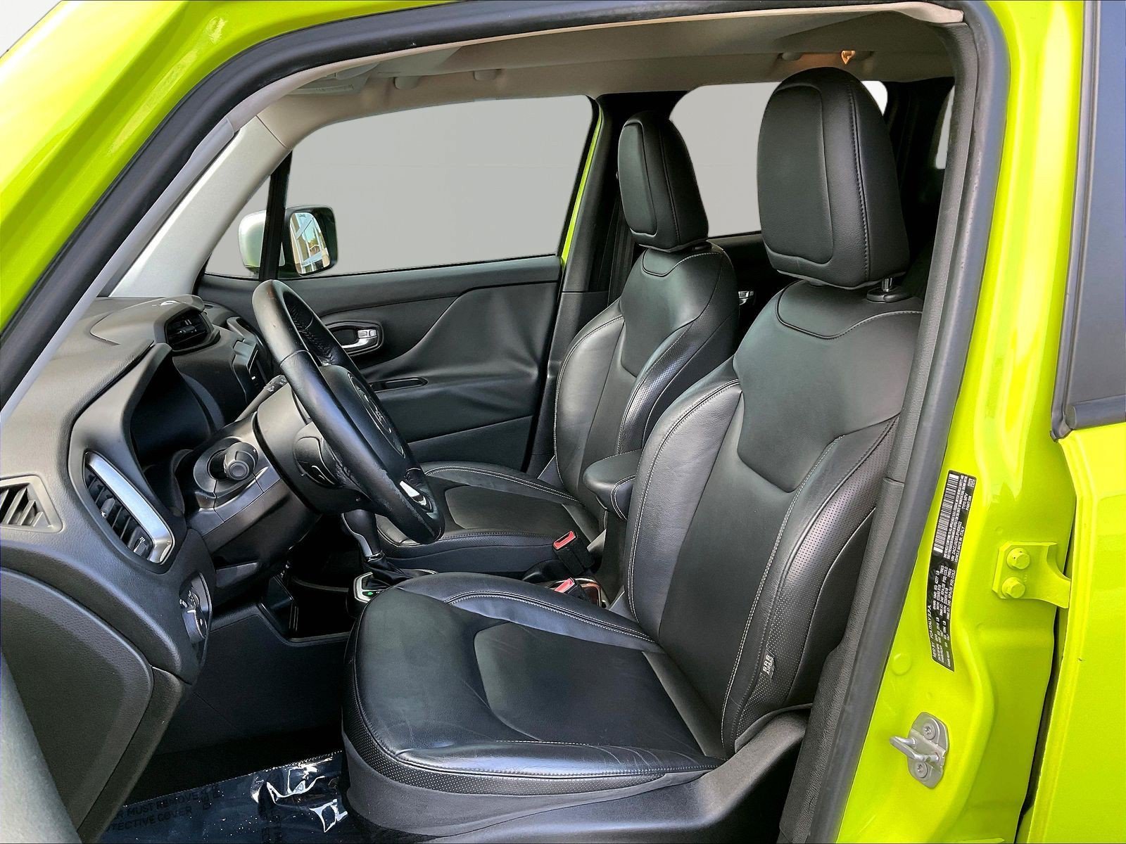 Used 2018 Jeep Renegade Limited FWD image 21