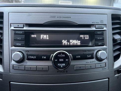 Used 2011 Subaru Outback 2.5i Limited image 16