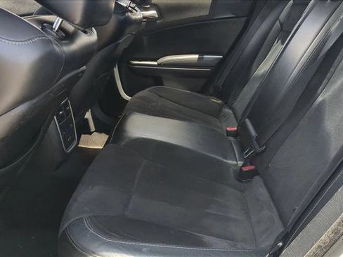 Used 2015 Dodge Charger R/T RWD image 17