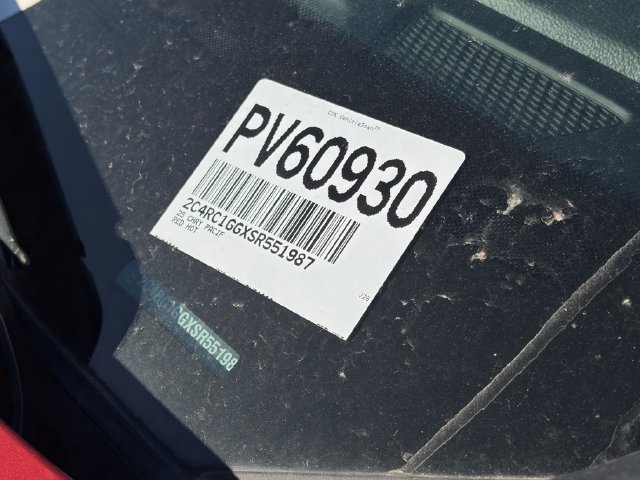 Used 2025 Chrysler Pacifica Limited FWD image 10
