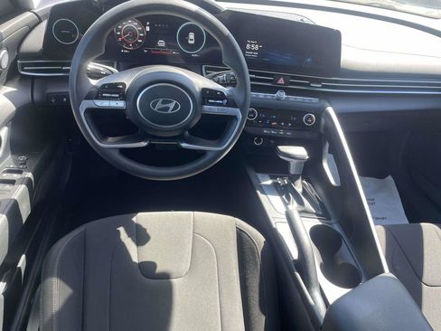 Used 2024 Hyundai Elantra SEL FWD image 11