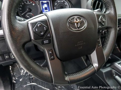 Used 2022 Toyota Tacoma TRD Sport w/ Black Out Package (TMS) AWD/4WD image 15