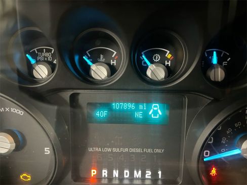 Used 2011 Ford F250 XLT w/ XLT Interior Pkg image 12