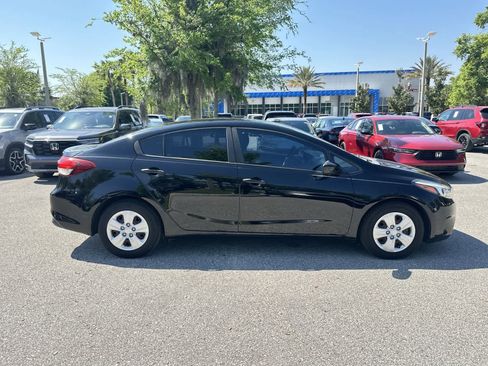 Used 2017 Kia Forte LX image 7