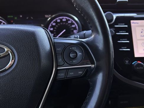 Used 2020 Toyota Camry XLE image 15