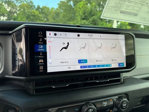 New 2025 Jeep Gladiator Sport image 27