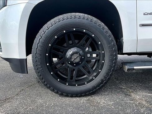 Used 2017 GMC Yukon Denali w/ Open Road Package AWD/4WD image 35