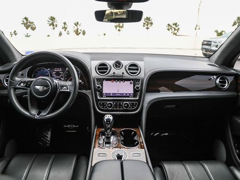 Used 2019 Bentley Bentayga image 12
