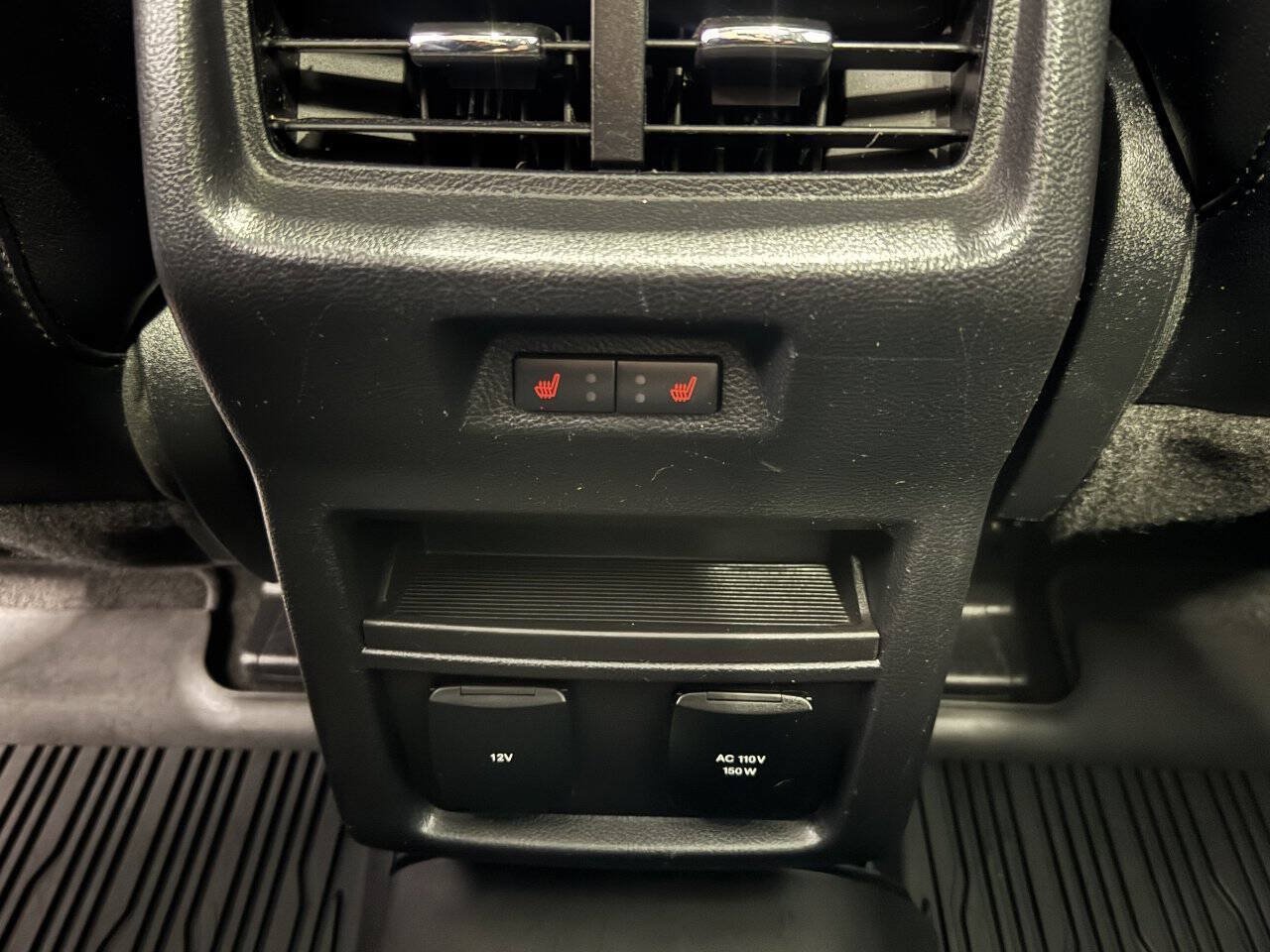 Used 2019 Ford Edge Titanium w/ Equipment Group 301A AWD/4WD image 15