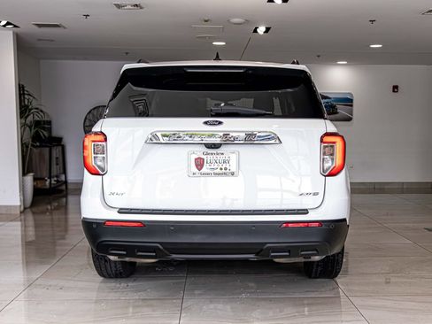 Used 2021 Ford Explorer XLT AWD/4WD image 13