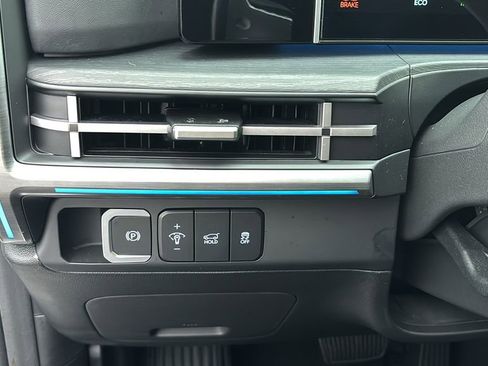 Used 2025 Hyundai Santa Fe Limited image 15