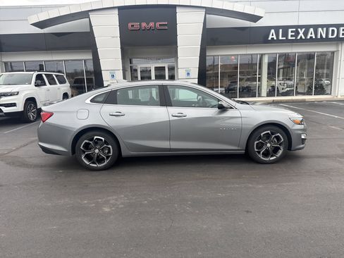 Used 2023 Chevrolet Malibu LT image 2