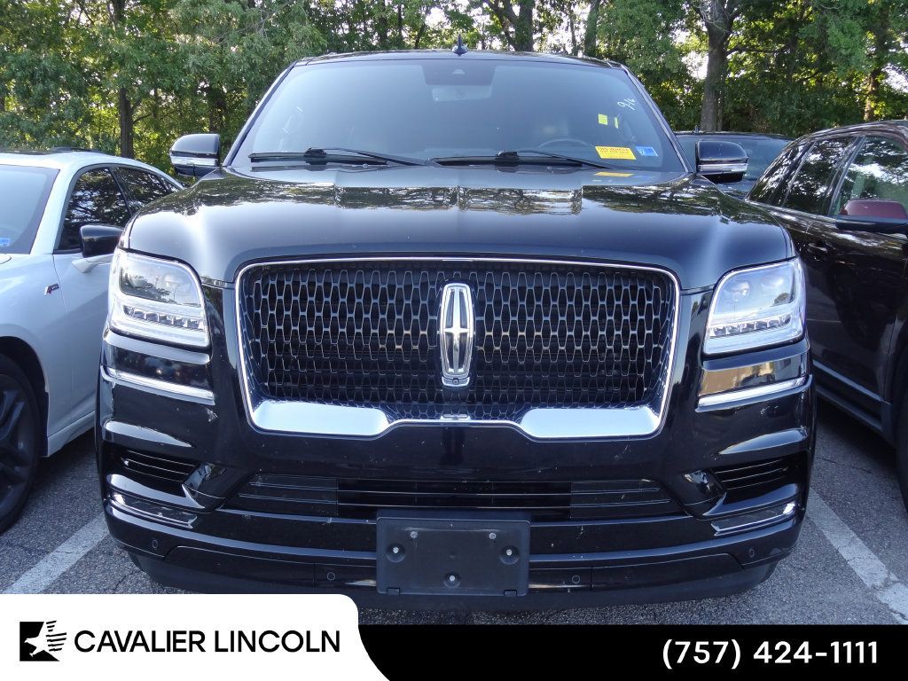 Used 2021 Lincoln Navigator L Reserve AWD/4WD image 2
