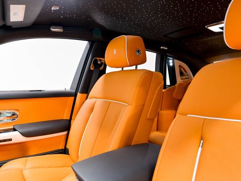 Used 2022 Rolls-Royce Phantom Sedan w/ The Phantom Package RWD image 16