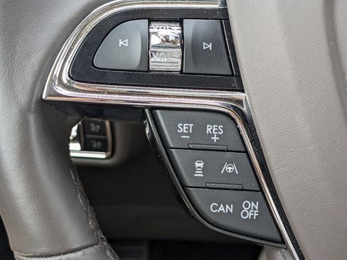 Certified 2023 Lincoln Nautilus Reserve w/ Equipment Group 202A image 27