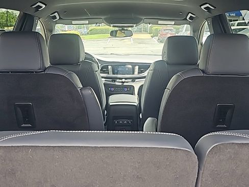Certified 2022 Buick Enclave Essence image 8