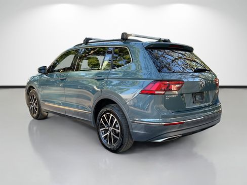Used 2021 Volkswagen Tiguan SE w/ Panoramic Sunroof Package image 5