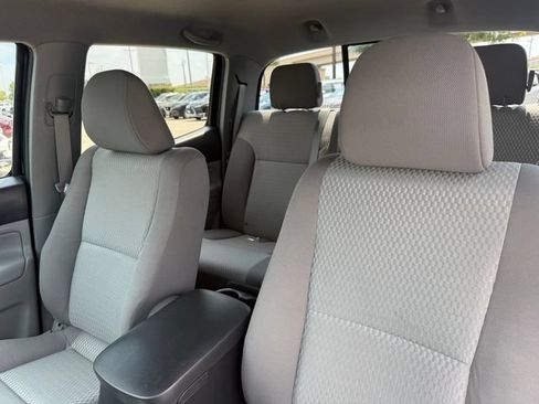 Used 2013 Toyota Tacoma PreRunner w/ SR5 Pkg RWD image 13