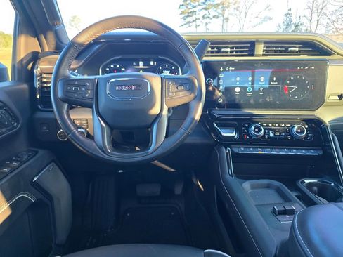 Used 2024 GMC Sierra 2500 AT4X image 25