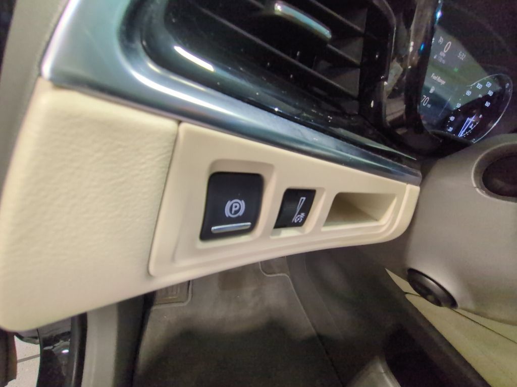 Used 2022 Cadillac XT6 Premium Luxury FWD image 11
